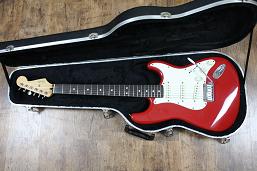 2_Fender_AMD_Candy_Red.JPG